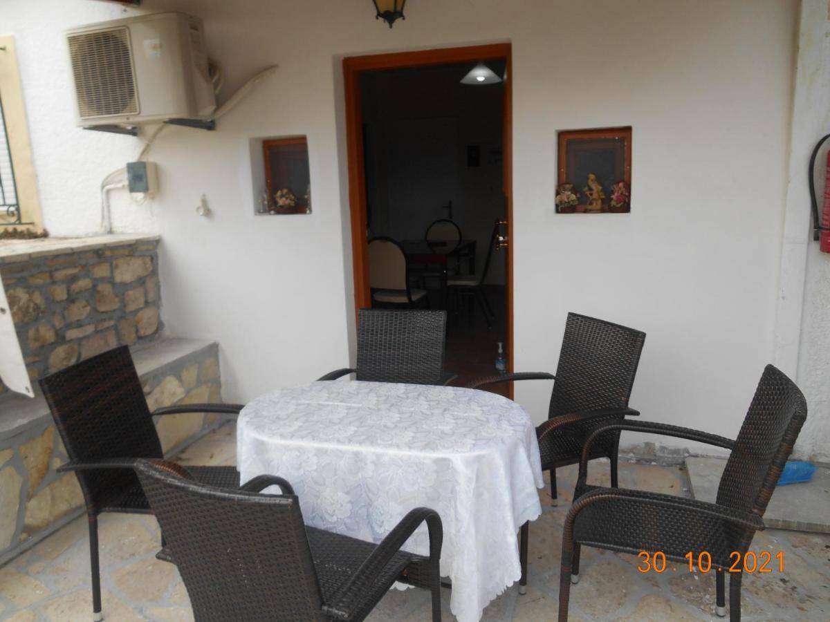 Melios Rooms Petalídhion Exterior foto